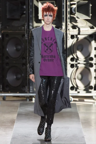 Look 22